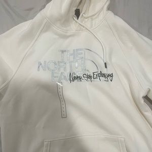 Never been worn NorthFace hoodie